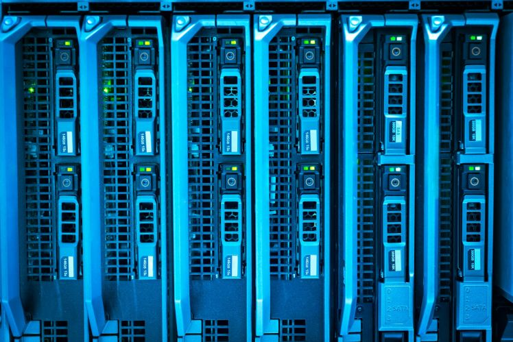 Rack servers – what are they and what you need to know before buying?